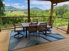 Blue Sky Cabin - Built in 2023 this 3 bed 2,5 bath home has gorgeous views